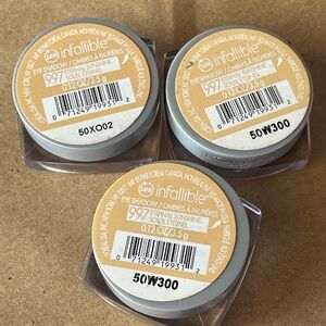 L'Oreal Infallible Eyeshadow - Eternal Sunshine (Gold)